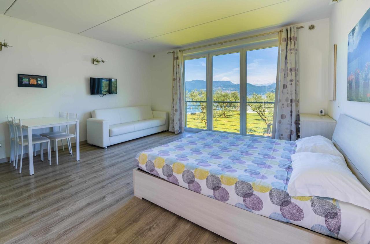 Direttamente Al Lago Apartments Marone Kültér fotó