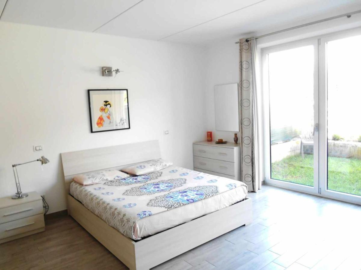Direttamente Al Lago Apartments Marone Szoba fotó
