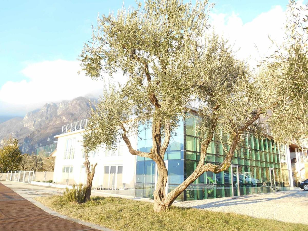 Direttamente Al Lago Apartments Marone Kültér fotó