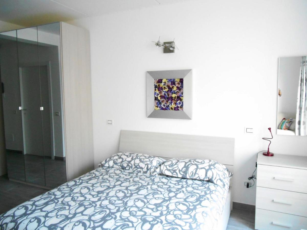 Direttamente Al Lago Apartments Marone Kültér fotó