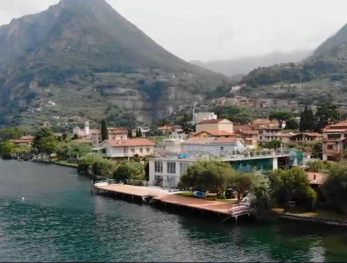 Direttamente Al Lago Apartments Marone Kültér fotó