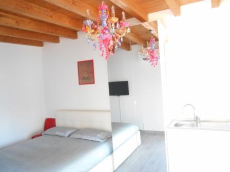 Direttamente Al Lago Apartments Marone Kültér fotó